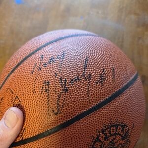 Autographed T-MAC tracy mcgrady & 1998 Raptors Team Ball - Rookie Era Multi-Sign
